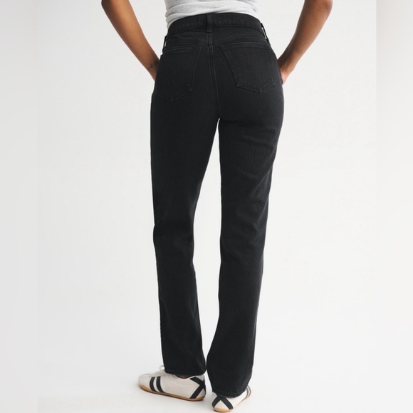 Abercrombie & Fitch Women's
Curve Love Mid Rise 90s Straight Black Jean Size 26 - Picture 4 of 6